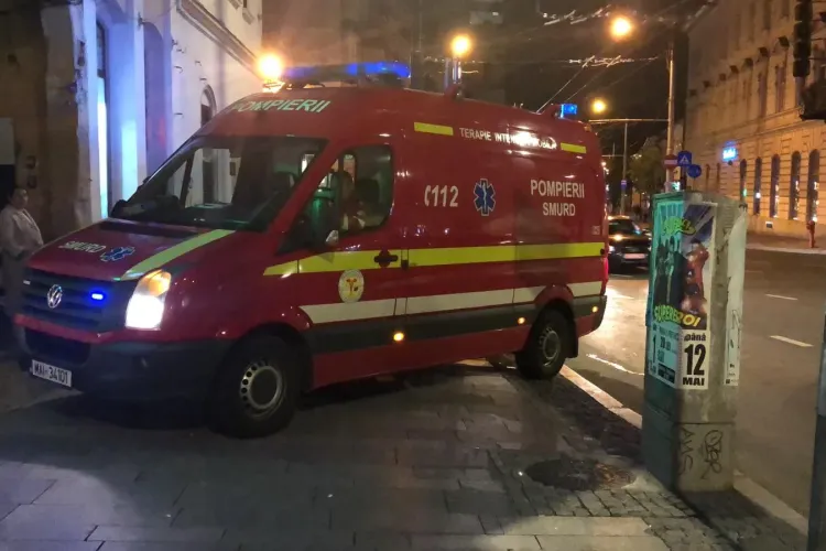 Bărbat căzut de la etaj, în Piața Unirii, în curtea interioară a unui imobil - VIDEO