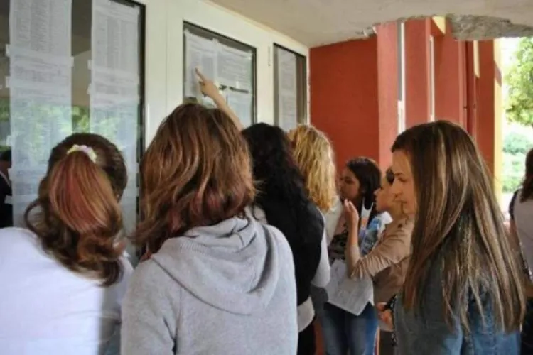 Clujului i-au fost repartizate 139 clase de liceu și 55 de profesională. Ministerul a vrut să taie 18 clase