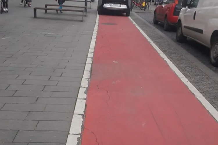 În timp ce Primăria Cluj-Napoca vrea să dea mașinile afară din oraș, șoferii fac ASTA - FOTO