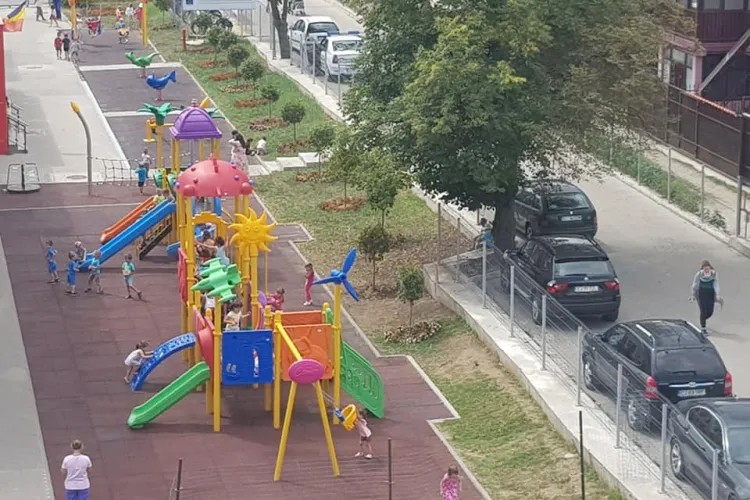 Grădinița de pe strada Ioan Rusu din Florești are un loc de joacă modern - FOTO
