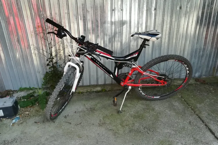 Hoți de biciclete, prinși de polițiștii clujeni. Bunurile au fost recuperate FOTO