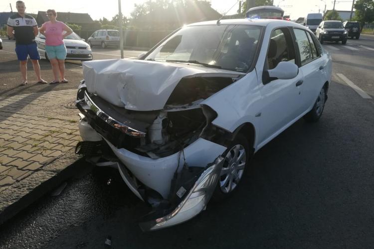 Accident pe strada Vlad Tepes, în Cluj-Napoca - FOTO