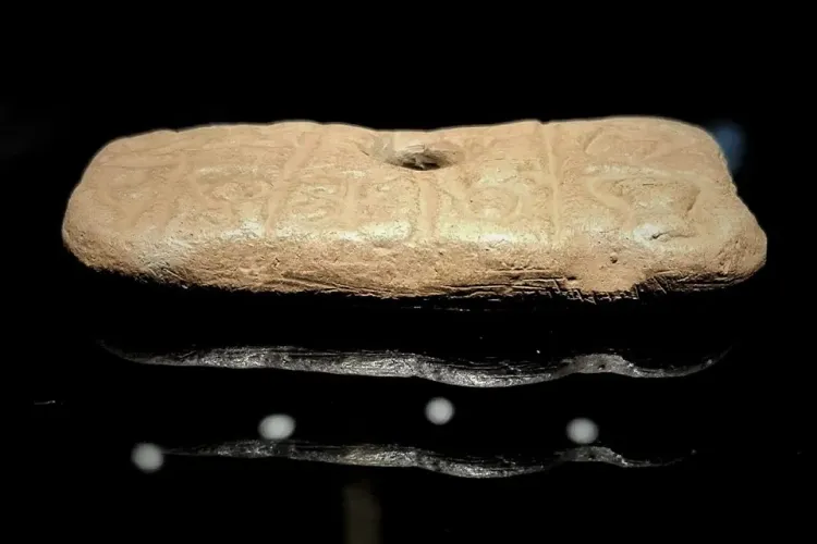 Tăblițele de la Tărtăria, expuse la Muzeul National de Istorie a Transilvaniei din Cluj-Napoca