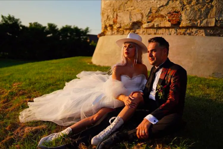 Alina Ceușan s-a măritat cu fast la Castelul Banffy. Ce rochii a purtat și cine e mirele - FOTO