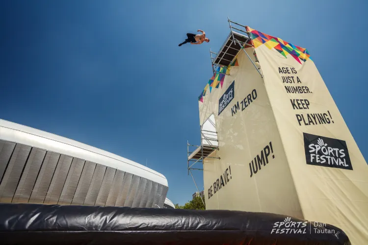 SPORTS FESTIVAL - Premiera vineri cu AIRBAG JUMP DEMO. Clujenii pot sări și ei de la 16 metri - FOTO