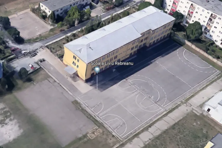 Elevii de la Liviu Rebreanu vor să reabiliteze baza sportivă a școlii și adună donații. Cum îi puteți ajuta
