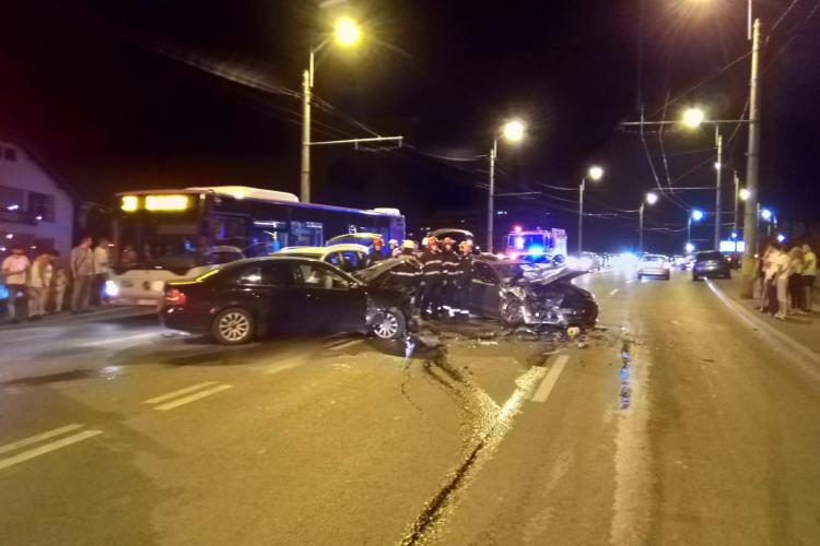 Accident cu trei mașini la IRA. Un șofer cu Mercedes a făcut prăpăd pe șosea și a fugit de la fața locului FOTO