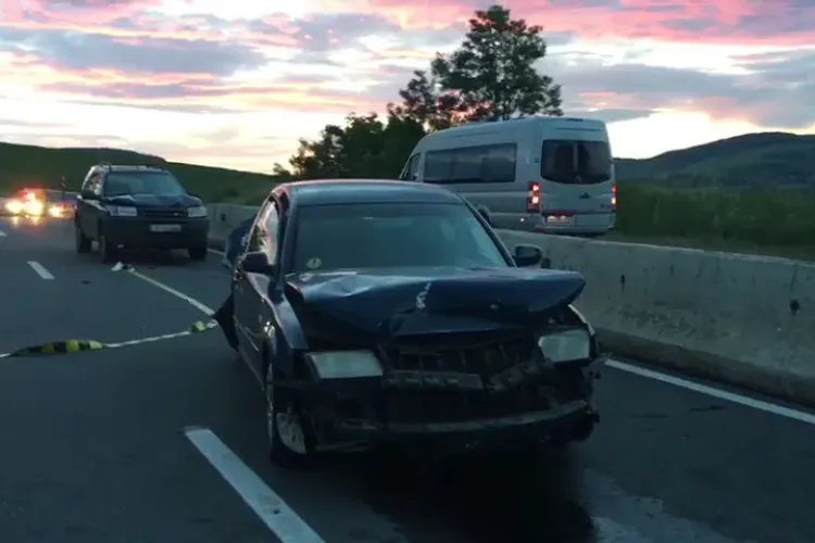 Accident în Vâlcele din cauza nepăstrării distanței față de autoturismul din față - VIDEO