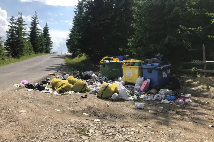 Comuna Mărișel, un paradis pe pământ, nu are bani nici să ridice săptămânal gunoaiele menajere - FOTO