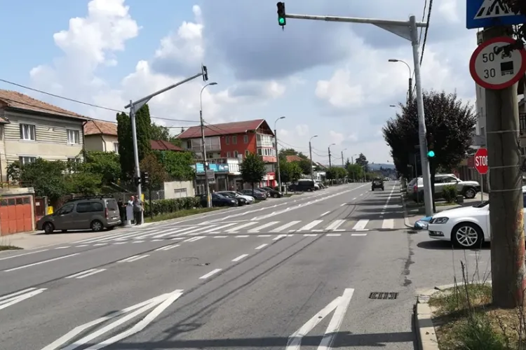 Semafoare cu buton la trecerile de pietoni de pe strada Corneliu Coposu FOTO