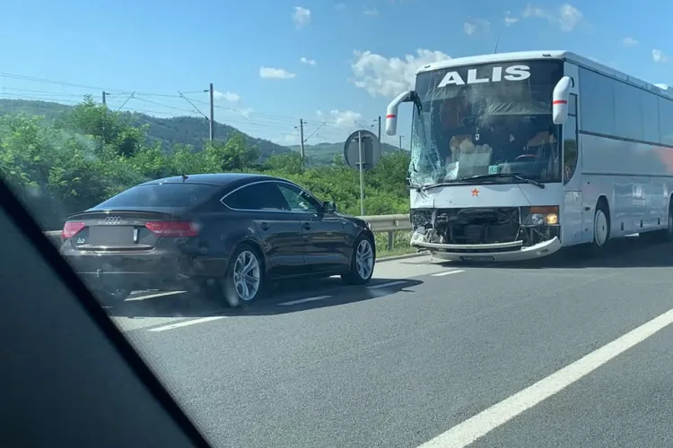 Accident la Livada pe sensul spre Cluj-Napoca - FOTO