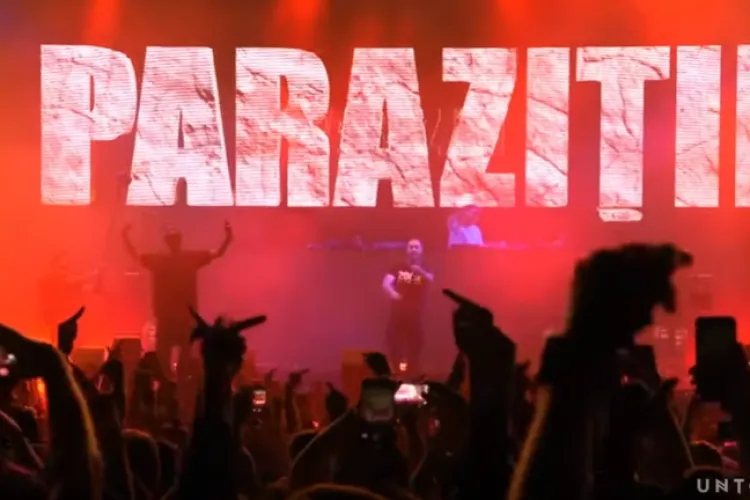 Paraziții au cântat Antimiliție la Untold, deși piesa nu era în playlist - VIDEO