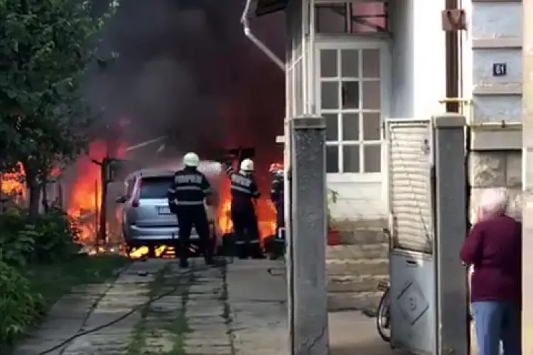 Incendiu puternic pe strada Traian Moșoiu din Cluj-Napoca - VIDEO