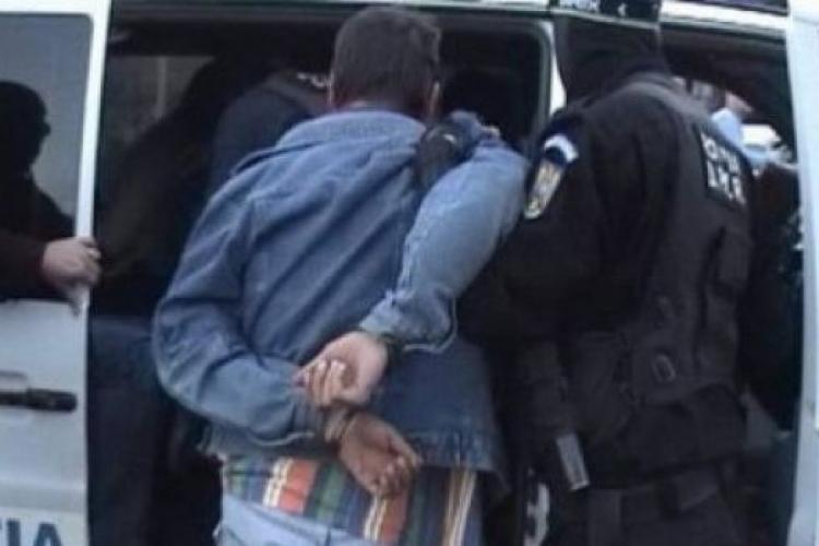 Clujean reținut de polițiști după ce a tâlhărit un bărbat. L-a agresat pentru 200 de lei