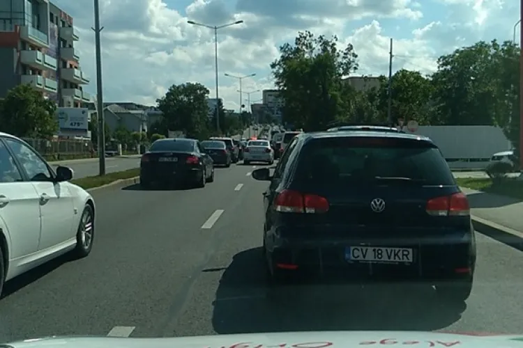 Ieșirile din Cluj-Napoca blocate. Pleacă festivalierii de la Untold. Ce rute alternative să folosiți