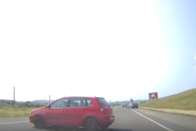 Accident la Răscruci, filmat LIVE. Unii șoferi nu ar merita să mai conducă vreodată - VIDEO