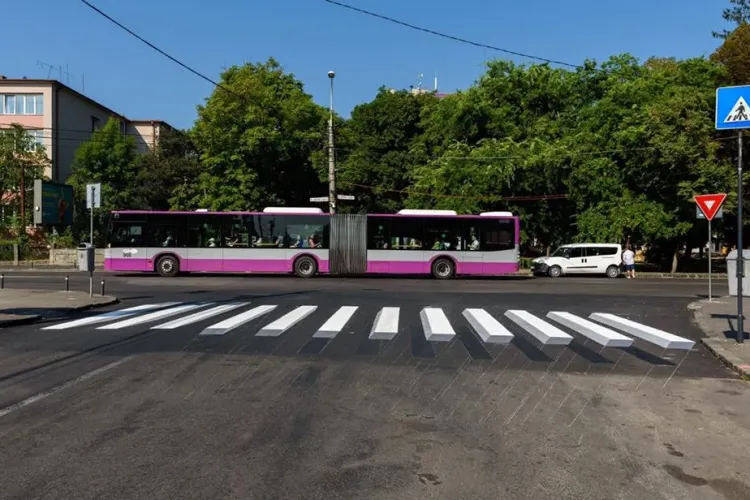 A apărut prima trecere de pietoni cu marcaj orizontal 3D din Cluj-Napoca, în zona Parcului Central FOTO