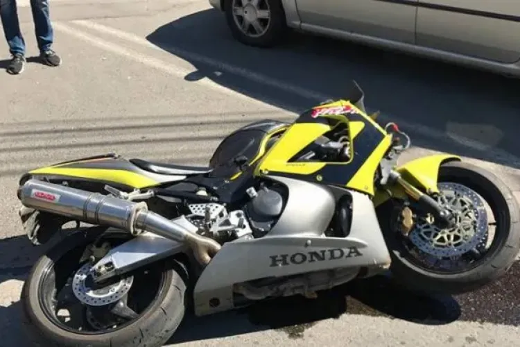 Motociclistă accidentată pe Moților. A încercat să evite un autoturism 