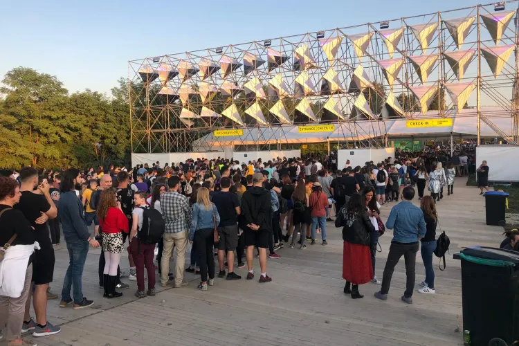 Manele cu Loredana la Electric Castle! Adrian Copilul Minune părea o glumă față de asta - VIDEO