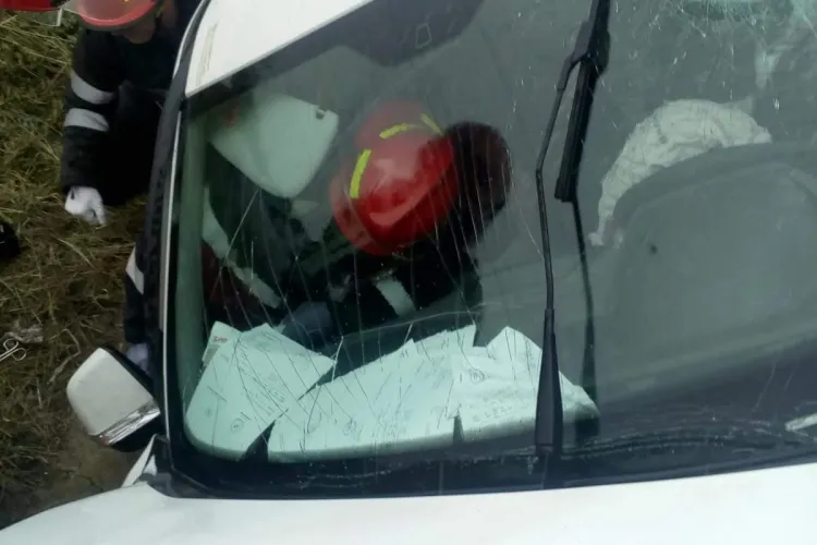 Accident pe centura Apahida. A intrat într-un cap de pod - FOTO