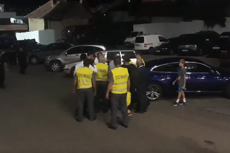 Jurnalist dat afară de stewarzi la meciul CFR - Celtic. L-ar fi lovit pe Toma Rus, fostul șef de la Crima Organizată - VIDEO