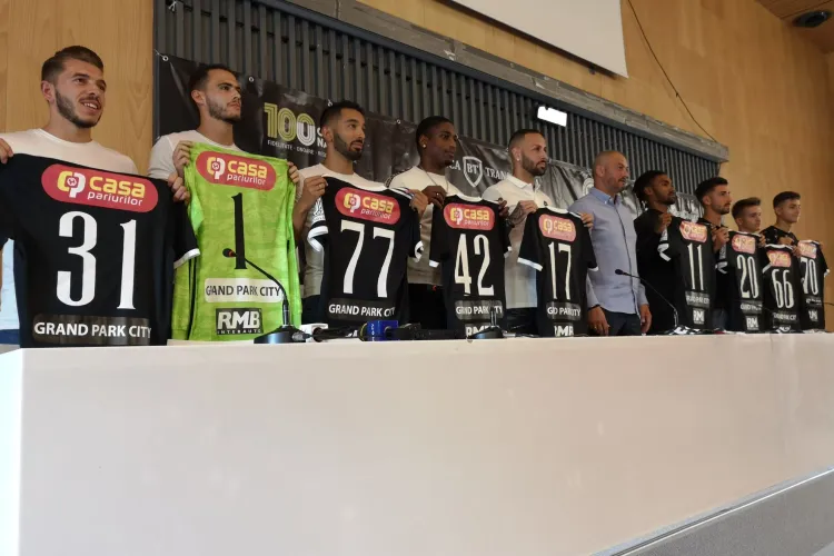 U Cluj și-a prezentat achizițiile cu care va lupta pentru promovarea în Liga 1 - FOTO