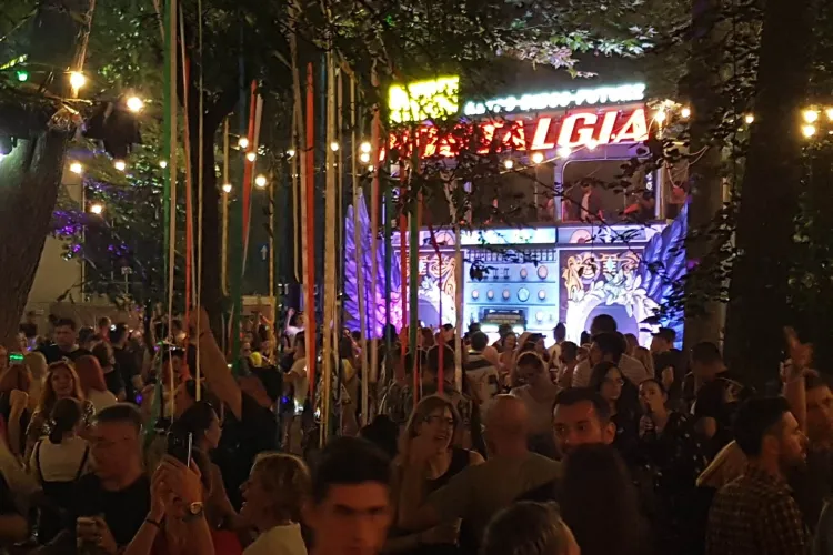 Îți e dor de discotecile vechi? Scena Nostalgia de la Untold în topul preferințelor din acest an - VIDEO