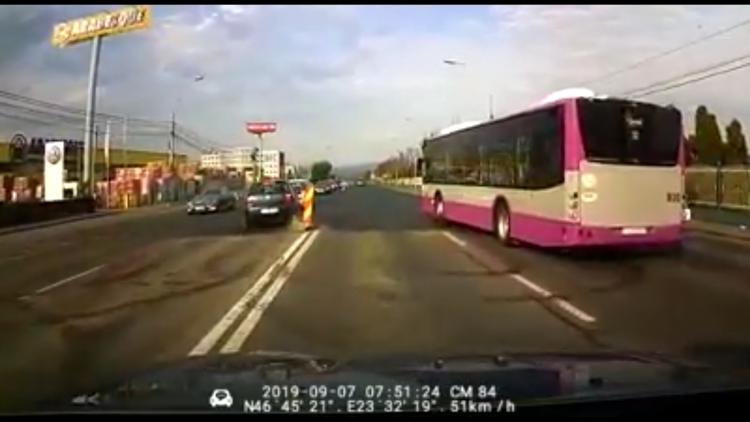 Accident Langa Vivo Cluj S A Speriat De Autobuz Si A Intrat Pe