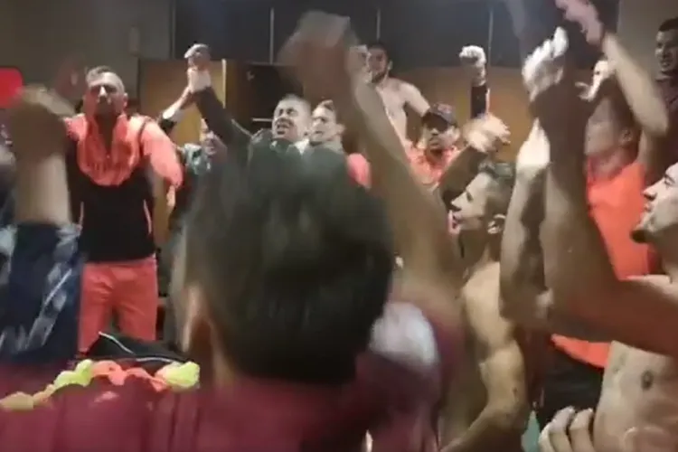 VIDEO - Momente UNICE de bucurie din vestiarul CFR Cluj. Tot orașul trebuie să îi felicite pentru calificare