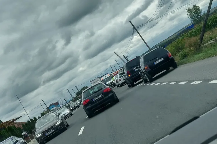 Accident la Iclod. O mașină s-a răsturnat FOTO