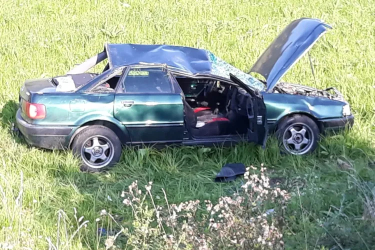 Accident la Țaga. A zburat pur și simplu de pe drum - FOTO