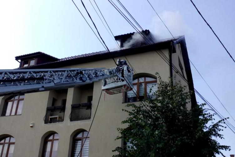 Incendiu la o vilă de pe strada Ioan Budai Deleanu, din Andrei Mureșanu - FOTO