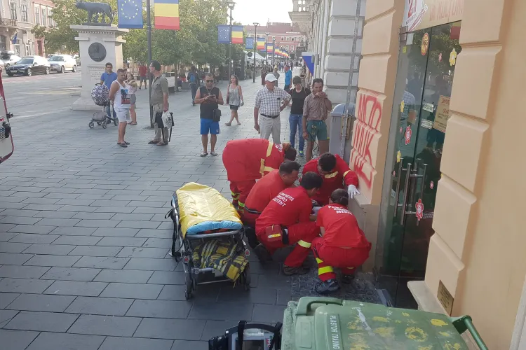 La Cluj- Napoca, a zacut 30 de minute pe Bdul Eroilor asteptand ambulanta - VIDEO / UPDATE: Bărbatul era numai băut