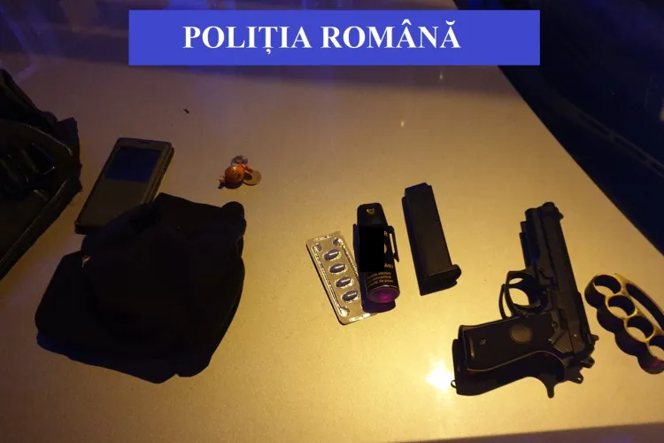 CLUJ: Atacatorii mascați care au amenințat cu pistolul în trafic, reținuți de polițiști. Unul dintre ei era drogat FOTO