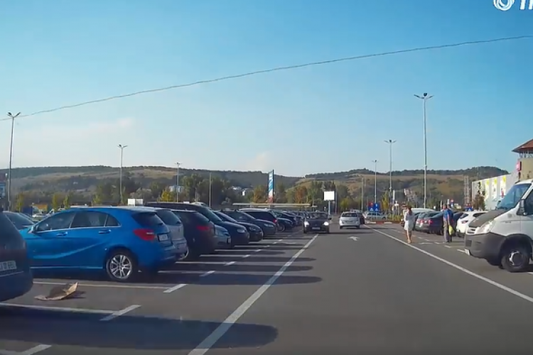 Șofer clujean provoacă la VIVO Cluj. Are dreptate? ”Într-o zi am să mi-o iau în freză, bla, bla...” - VIDEO