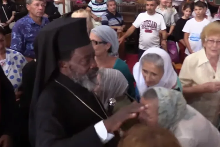 Un mitropolit din Africa a participat la pelerinajul până la Mănăstirea Nicula - VIDEO