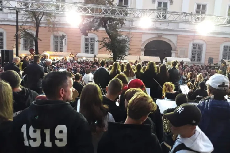Imnurile Universității Cluj au răsunat în fața UBB Cluj la un Centenar fără promovare - VIDEO