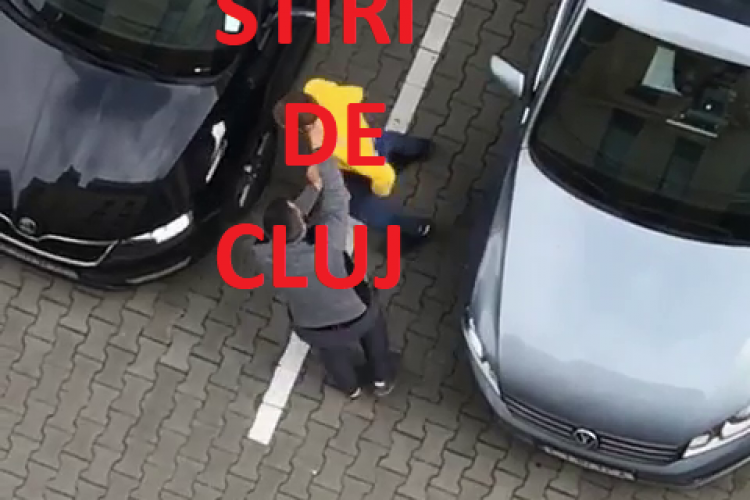 Bărbat suspect BĂTUT în Gheorgheni, lângă Mall! A vrut să fure mașina unui curier, iar apoi un Audi în care era și un copilul - VIDEO