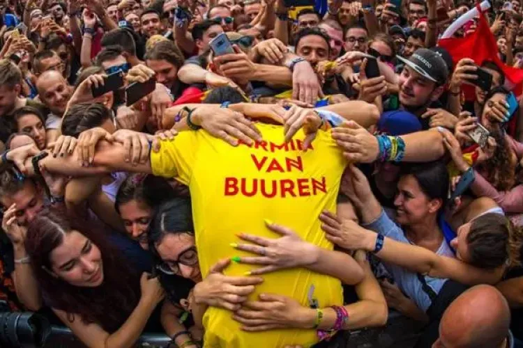 Performanță incredibilă pentru Untold. Armin a ”rupt” topul Billboard