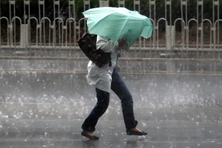 Se schimbă vremea radical! Avertisment de temperaturi scăzute și ploi în toată țara