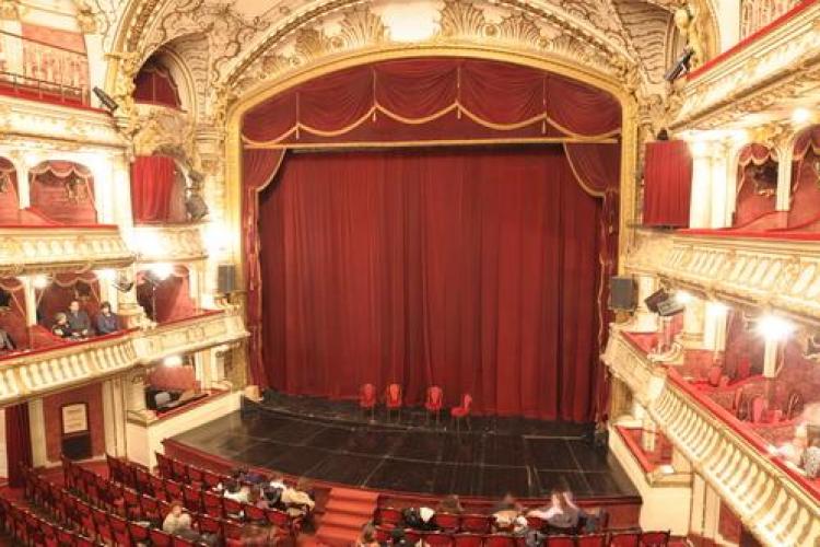 Teatrul Național Cluj-Napoca a triplat salariile, dar nu mai are bani de spectacole