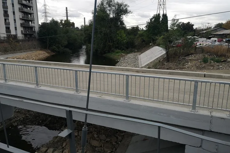 Șantierul de la Podul Porțelanului, abandonat de muncitori. Clujenii fac haz de necaz - FOTO