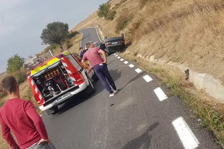 Mașină răsturnată pe centura Florești - FOTO