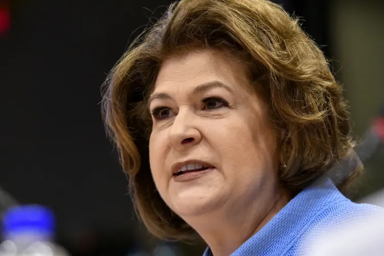 Rovana Plumb și-a achitat datoria de 800.000 de lei cu două apartamente, dar tot nu a prins postul de comisar european