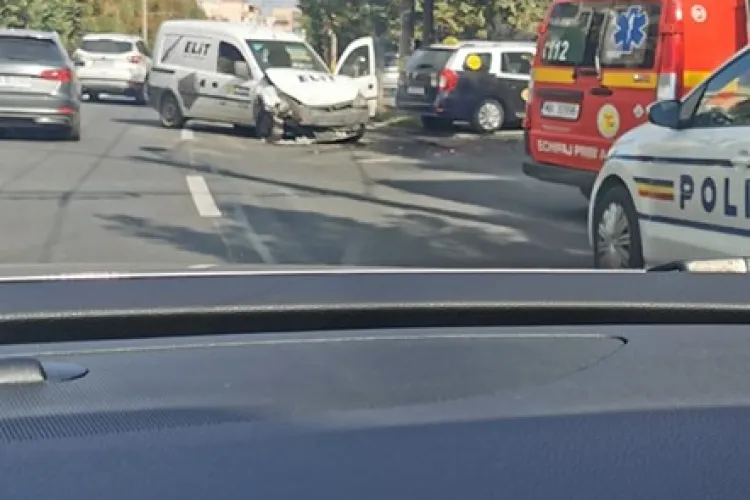 Accident pe Nicolae Titulescu. Neacordare de prioritate - FOTO