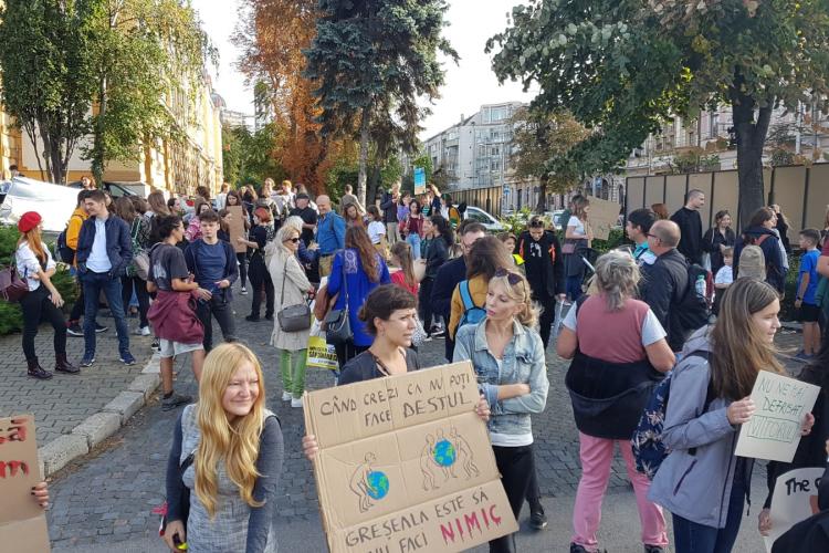 ”Marșul pentru climă” la Cluj-Napoca. Copiii au cerut să se oprească defrișările și poluarea - FOTO/VIDEO