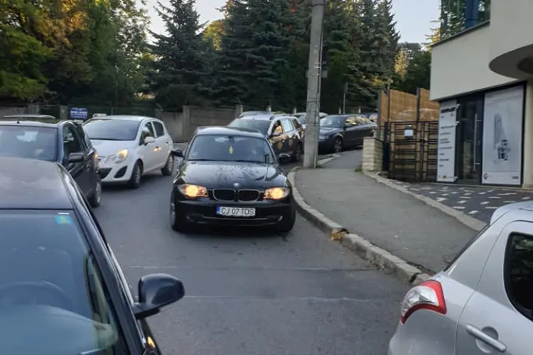 Orașul comoară, blocat complet luni dimineața: 50 de minute pentru 500 de metri - FOTO