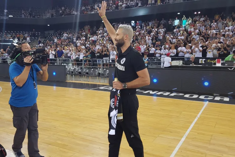 Aleksandar Rasic s-a retras din activitate. Clujul i-a pregătit un super moment la League of the 4 - VIDEO