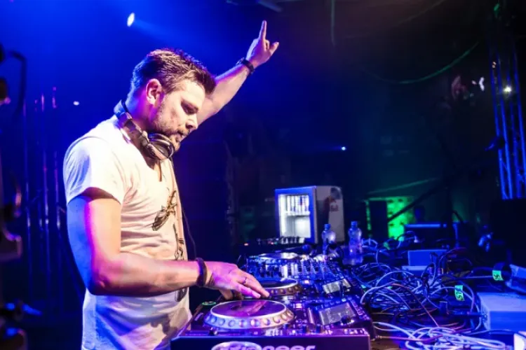 ATB a ”rupt” scena de la Festivalul Castane 2019, Baia Mare. Sâmbătă vin Paul Van Dyk și B.U.G. Mafia - VIDEO