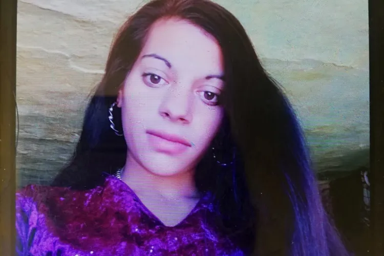 Adolescentă dispărută de acasă, căutată de polițiști și familie. Ați văzut-o? FOTO
